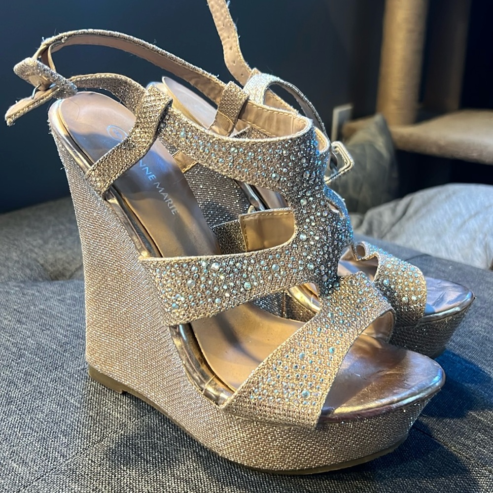 Rose gold wedges
